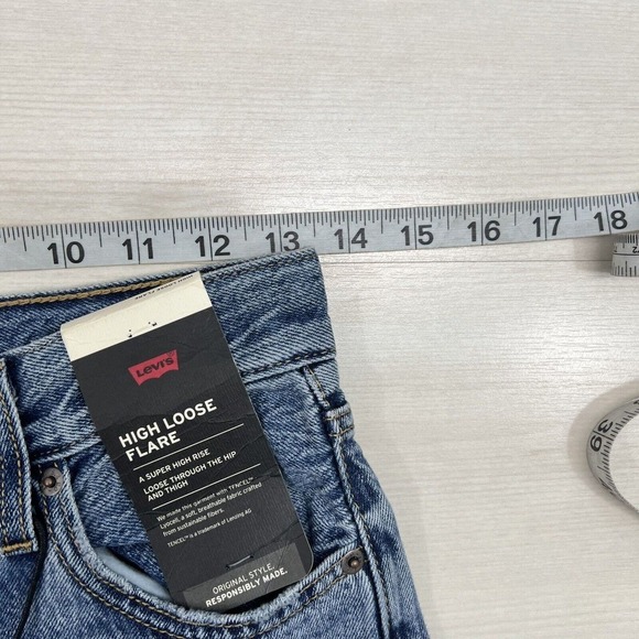NEW Levi's Women High Rise Loose Flare Leg Blue Jeans Size 26 X 32 - Picture 11 of 16